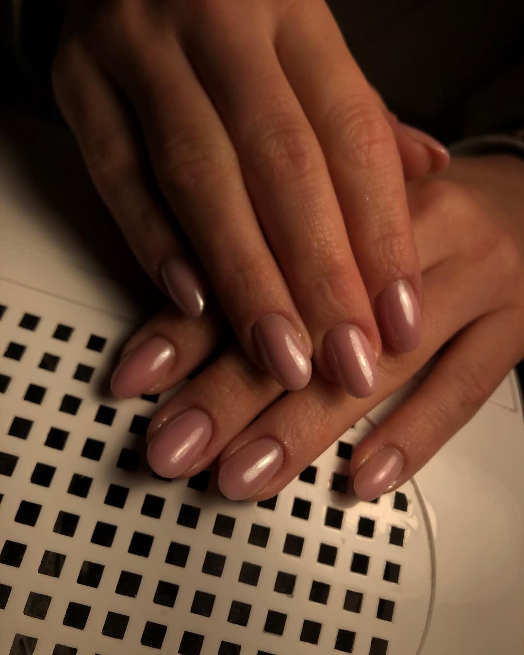 Nagu māksla €30 — profesionāls manikīrs Rīgā